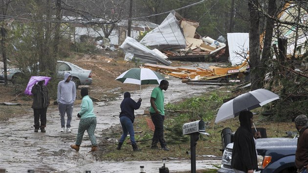 Torndo se prohnalo jihovchodem Spojench stt. Zabjelo v Georgii i Mississippi. (22.1.2017)