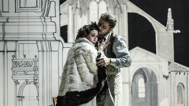 Barbara Havemanov jako Tosca a Peter Berger jako Cavaradossi v inscenaci Pucciniho Tosky v Nrodnm divadle