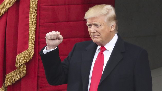 Donald Trump přichází na slavnostní ceremoniál uvedení do úřadu prezidenta USA. (20. ledna 2017)