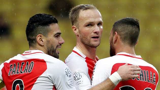 Fotbalist Monaka se raduj ze vstelen branky v utkn s Lorientem.