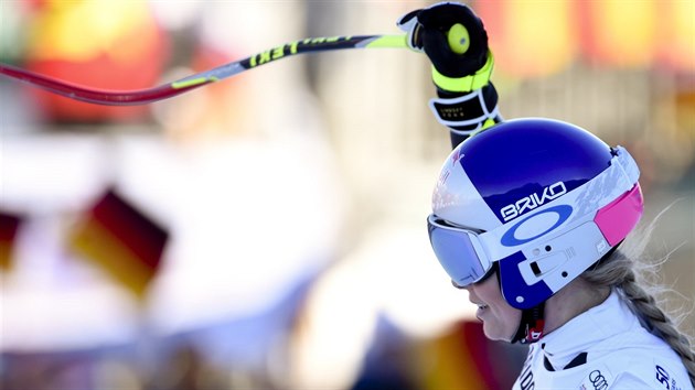 Americk lyaka Lindsey Vonnov v cli superobho slalomu v Ga-Pa.