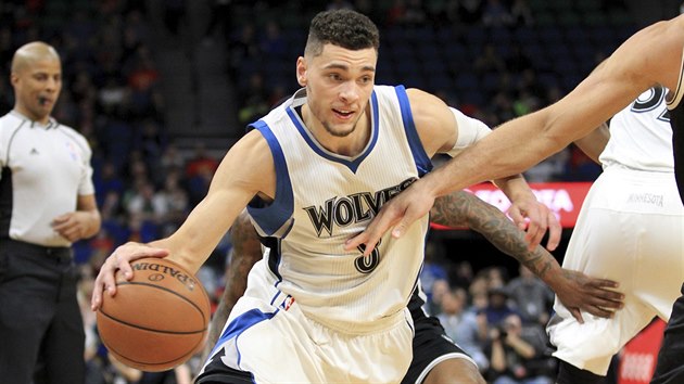 Zach LaVine z Minnesoty to na ko Brooklynu.