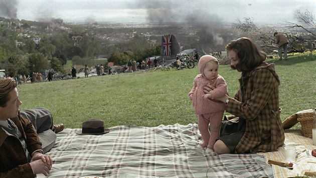 Brad Pitt a Marion Cotillardová filmu Spojenci