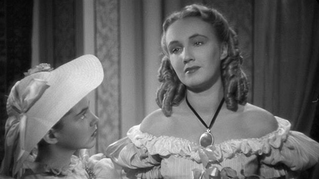 I hereka Nora Cfkov (vpravo) ve filmu Babika z roku 1940