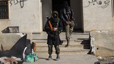 Tureckem podporované milice na pedmstí syrského al-Bábu (21. ledna 2017)