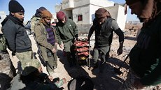 Tureckem podporované milice na pedmstí syrského al-Bábu (21. ledna 2017)