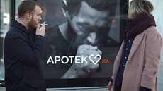 Billboard ve Stockholmu kalal, kdy cítil cigaretový kou