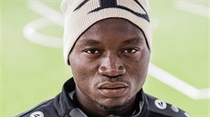 Kamerunský obránce Olivier Mbaizo.