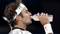 výcarský tenista Roger Federer se oberstvuje v semifinále Australian Open.