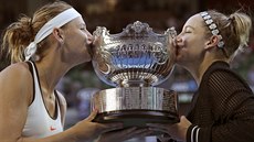 LUCIE AFÁOVÁ. Sedm titul ve dvouhe posbírala na okruhu WTA. Nejvýe byla pátou hrákou svta. V deblu slavila pt grandslamových triumf, tyikrát se podílela na vítzství ve Fed Cupu.  