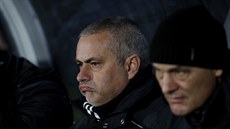NIC MOC NÁLADA. I kdy� Manchester United postoupil do finále Ligového poháru,...