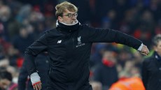 Liverpoolský trenér Jürgen Klopp bhem semifinále Ligového poháru proti...