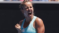 eská tenistka Barbora Strýcová v duelu 3. kola Australian Open s Caroline...
