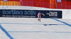 Mikaela Shiffrinová na trati superobího slalomu v Cortin d´Ampezzo