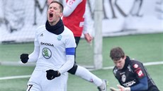 Boleslavský útočník Lukáš Železník slaví gól proti Pardubicím ve finále...