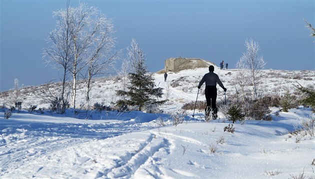Zimní Brdy -  vrchol Houpák s betonovou pozorovatelnou pro ízení steleb. (28....