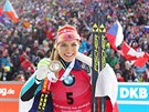 Biatlonistka Gabriela Koukalová po úspném závodu  svtového poháru v Novém...