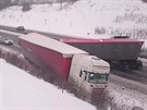 Dálnici D6 uzavela nehoda dvou kamion