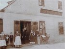 Tento snímek hospody pochází z roku 1891.