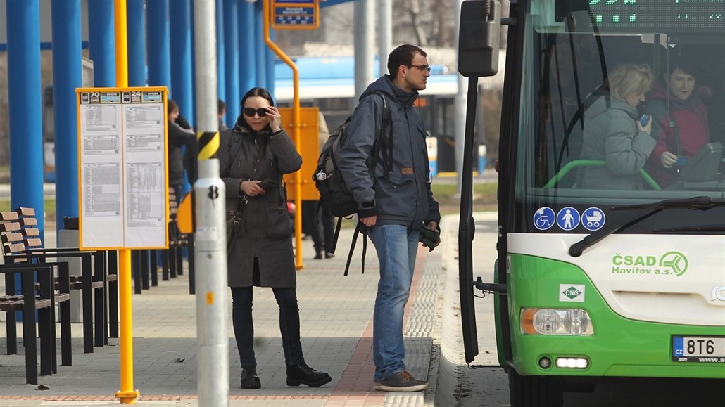 Dopravci v Moravskoslezském kraji hlásí návrat k normálu, spojů přibývá