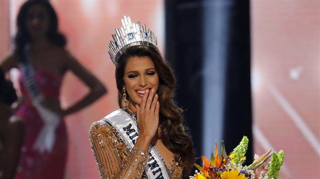 Novou Miss Universe je Francouzka Iris Mittenaere (Manila, 30. ledna 2017).