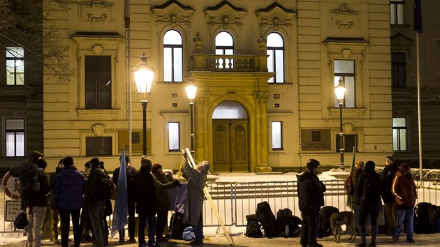 Aktivisté se chystají na noc strávenou ped úadem vlády (31: 1. 2017)