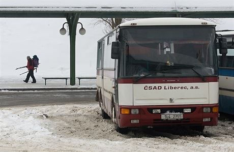 Liberecký kraj kvli nevypraveným spojm odebere SAD Liberec dv autobusové...