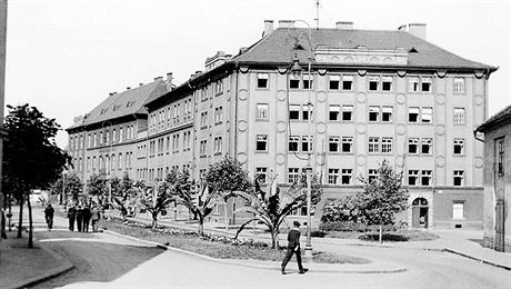 Nkdejí Mstská nemocnice v sadech 5. kvtna v Plzni se bourala 2. února 1992.