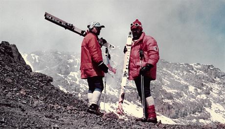 Snímek z eskoslovenské expedice na Kilimandáro, v jejím rámci Zdenk Zerzá...