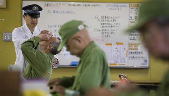 Japonský stát stojí nástup senior do vzení velké výdaje.