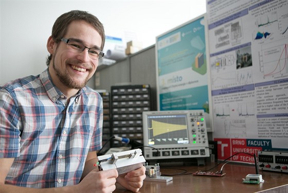 Ond�ej Rube� se zabývá návrhem takzvané p�idané nelinearity k vibra�nímu...