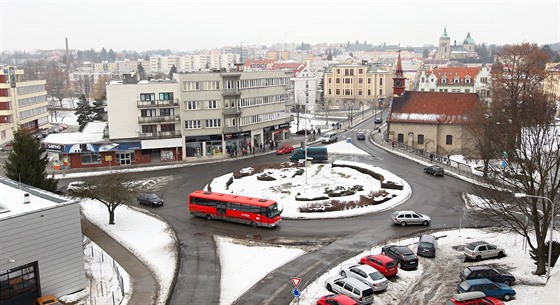 Kruhový objezd u svaté Kateiny v Havlíkov Brod je nejstarí na Vysoin. letoní zima ho vak tak poniila, e bude muset dostat nový povrch. Poátkem ervence tak bude uzaven.