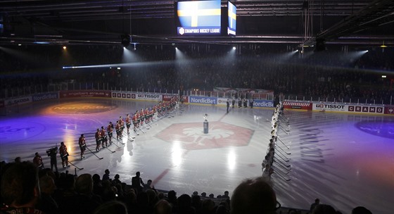 Nástup hokejist Frölundy a Sparty ped finále Ligy mistr.