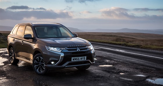 Hybridní Mitsubishi Outlander byl loni nejprodávanjím modelem nejen v Norsku