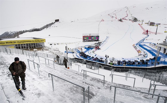 Momentka z píprav areálu ve Svatém Moici na závody MS alpských lya.