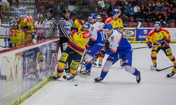 Momentka z duelu eské Budjovice (lutá) vs. Litomice