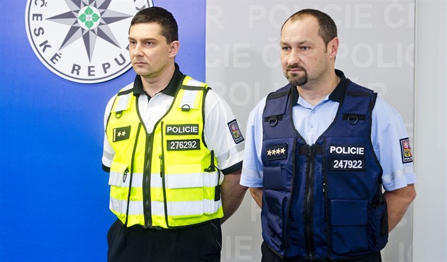 Neprůstřelné vesty pro policii z paneláku. Zakázku vyhrála firma bez historie