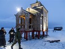 Pravoslavná kaplika na ruské vojenské základn Arktický trojlístek na ostrov...