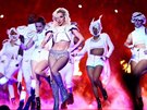 Lady Gaga během vystoupení na zahájení Super Bowlu, kde měla trochu větší...