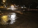 Havárie vody na Opatovské ulici v Praze.