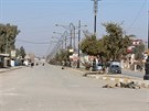 Zohavená tla dihádist se povalují v ulicích Mosulu (6. února 2017)