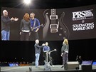Kytarista Mark Tremonti (uprosted) a Paul Reed Smith, majitel firmy PRS...