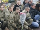 Státní poheb sedmi ukrajinských vojenských technik zabitých pi obnovení boj...