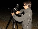 Michal Bare� z �esk� astronomick� spole�nosti p�ipravuje fotografickou sestavu...