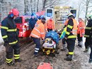 U obce Hradeín na Kolínsku záchranái zasahovali u idie posypového vozu,...