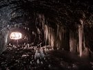 V tunelu kousek od Hluboep, kde se pvodn odváel vytený vápenec, vznikly...