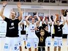 Díntí basketbalisté slaví výhru nad Ústím nad Labem.