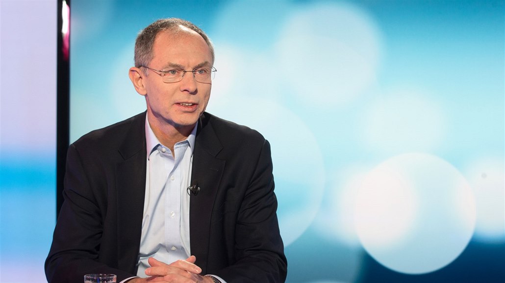 Kam kráčí česká ekonomika? V Rozstřelu odpoví profesor Jan Švejnar