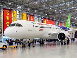 Čínské dopravní letadlo Comac C919 od společnosti Commercial Aircraft...