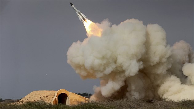 Test rnsk rakety S-200 na vojenskch manvrech nedaleko Bhru (29. prosince 2016)
